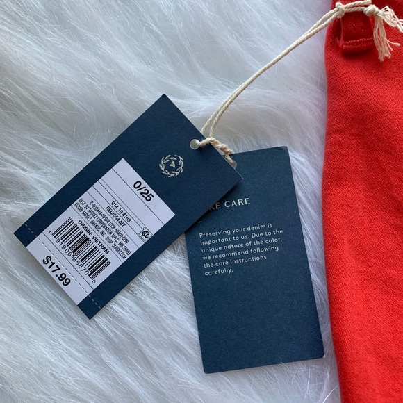 High Rise Midi Shorts Red - Picture 10 of 10